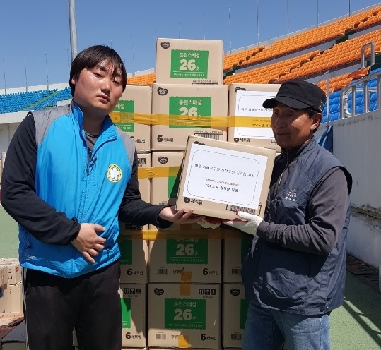 TCC스틸이 강원 산불 피해지역에 구호물품을 전달했다. (사진제공=TCC스틸)