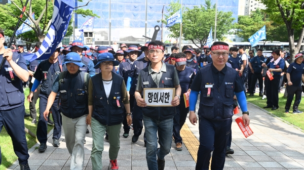 금속노조에서 진행한 중국 청산강철 국내 진출 반대 집회 모습.