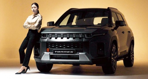 가상인간 루시와 쌍용차 (사진=쌍용자동차)