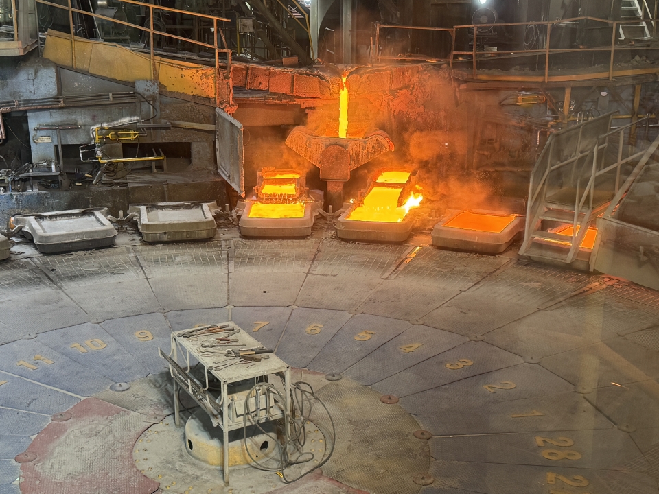 LS MnM 온산제련소에서 전기동을 생산하는 모습