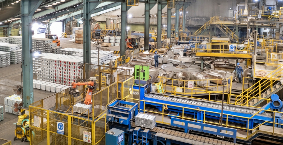 고려아연 온산제련소 정련 제2공장(자동 점보 주조기)