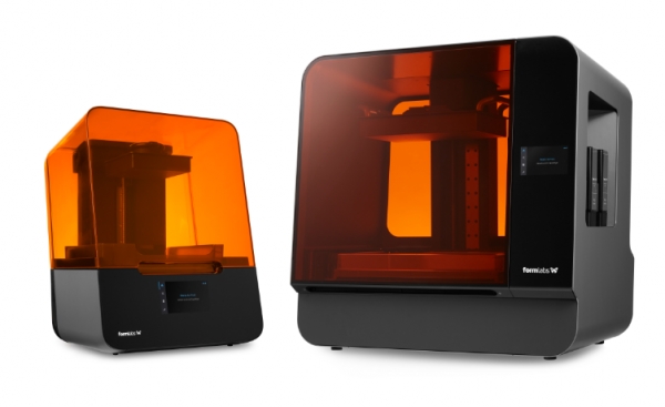 엘코퍼레이션이 국내 출시하는 폼랩社의 3D프린터 폼 3(좌)와 폼 3L(우). (사진=엘코퍼레이션)