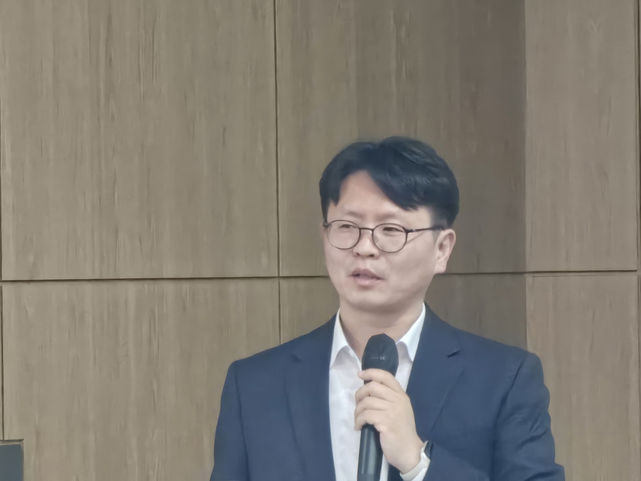 ▲딜로이트 심종선 파트너가 ‘미국 관세정책 변화와 신고·적발사례’에 대해 발표하고 있다.