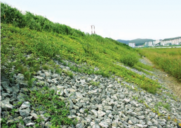 철망조합이 단체표준에 추가 예정인 매트리스 개비온. (사진=철망조합)