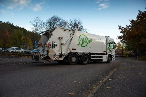 SSAB의 고온 환경용 고내식 내마모강판 ‘Hardox HiAce’가 적용된 쓰레기 수거차량. (사진=SSAB)